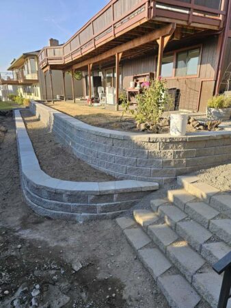 ayala-landscapes-construction-llc-retaining-wall-pavers-8